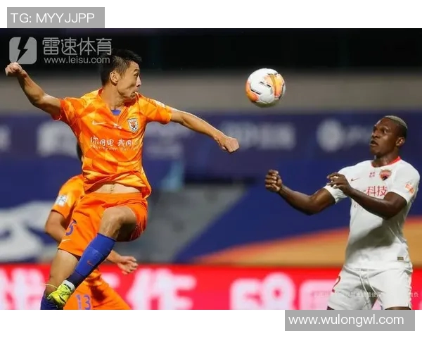 中超激战深圳佳兆业迎战山东鲁能全力争胜展现球队实力与斗志